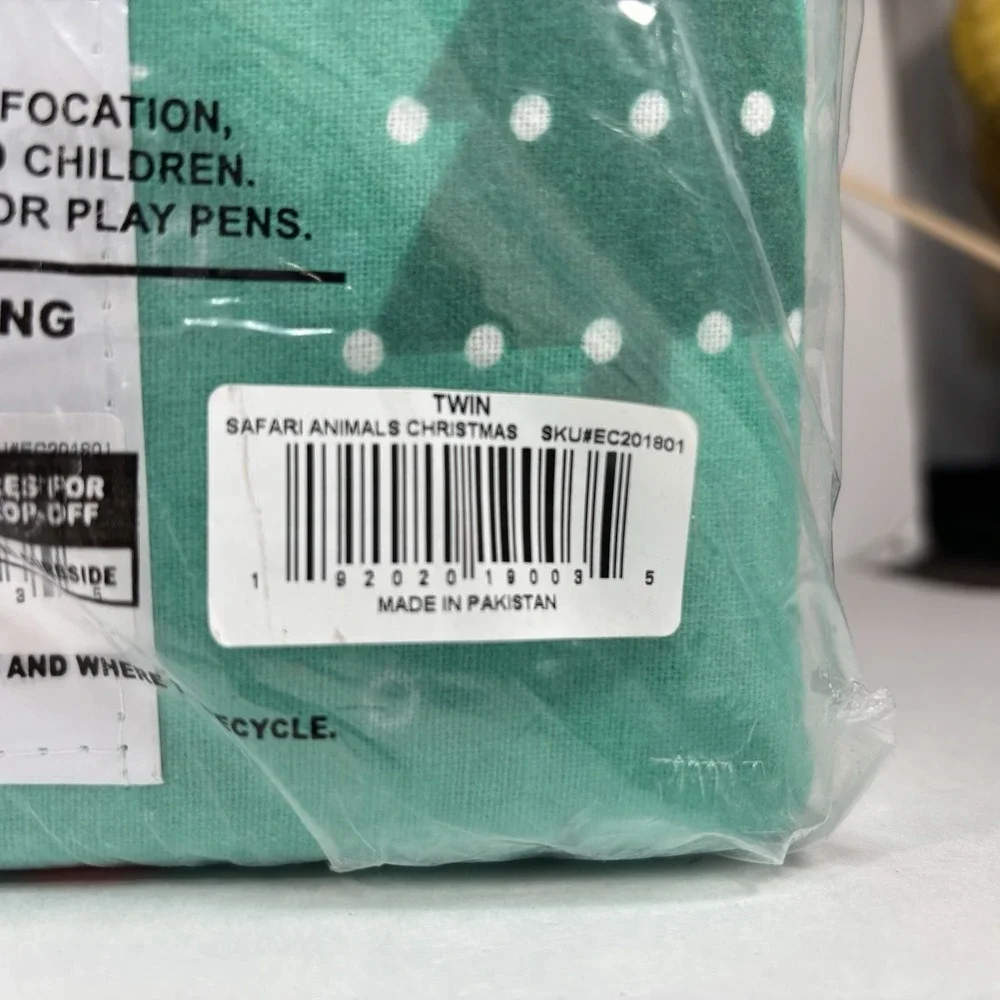 Twin Flannel Sheet Set heavyweight cotton Green Safari Animal Christmas‎ Print